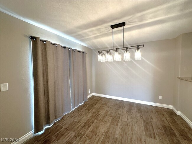 Building Photo - 463 Temple Canyon Pl