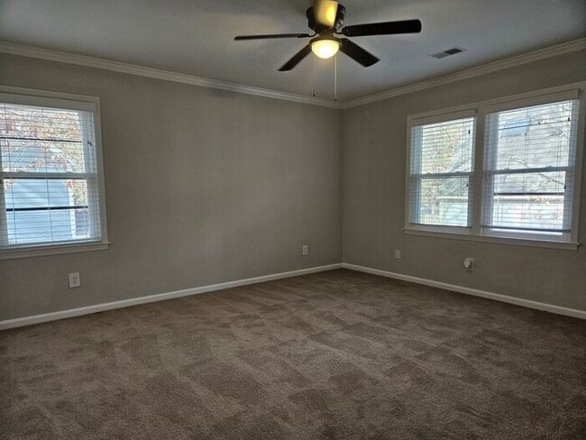 Building Photo - Gillcreek at Forest Lake