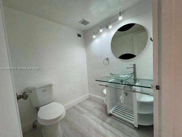 Building Photo - 5401 Collins Ave
