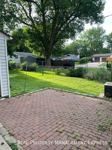 Building Photo - 3 Bedroom 2 Bathroom Home for Rent