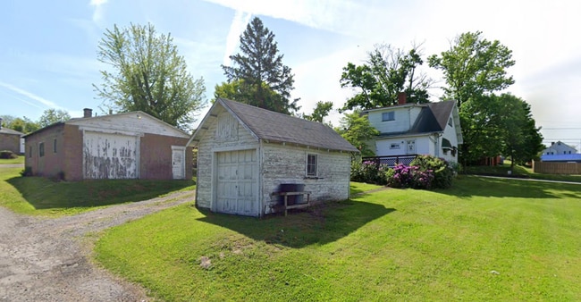 Building Photo - 197 Searight Ave