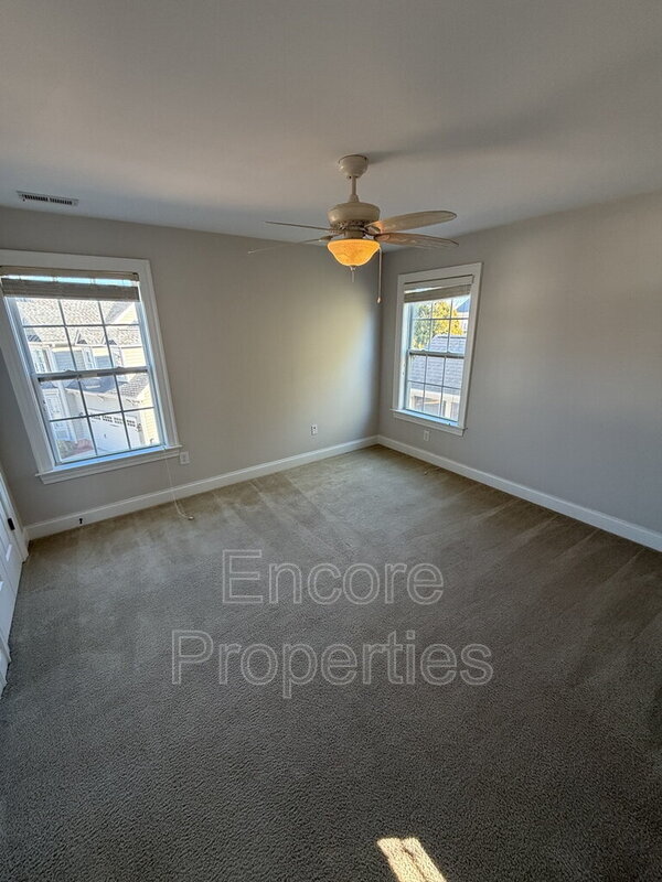 Building Photo - 410 Stranraer Ct