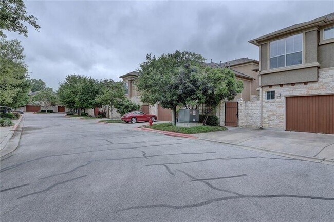 Building Photo - 3406 Menchaca Rd