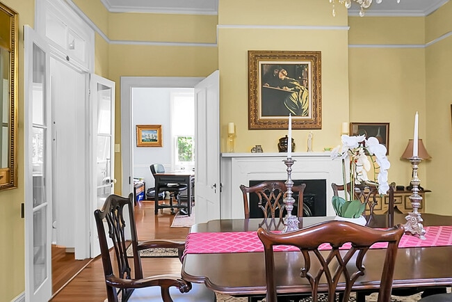 Building Photo - 6 Wentworth St