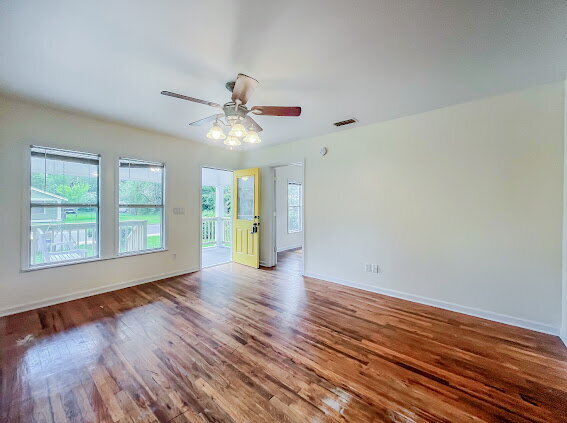 Building Photo - "Charming MIDTOWN 2-Bedroom Home with Glea...