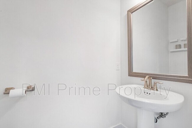 Building Photo - 506 Parkview Ln