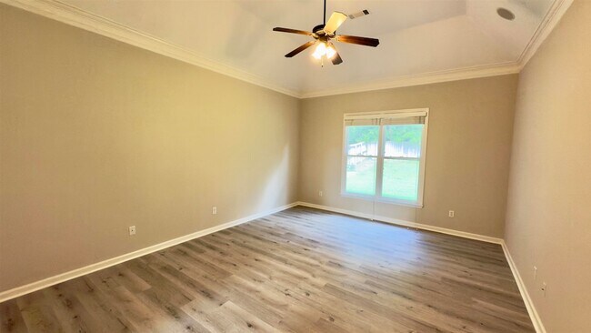 Building Photo - 4792 White Pass Dr