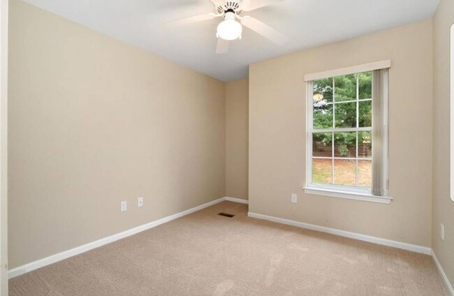 Building Photo - Spacious 4BR House in Bridgeton