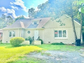 Building Photo - 1417 Ebenezer Rd