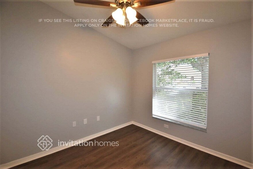 Building Photo - 10623 Foxcrest Way