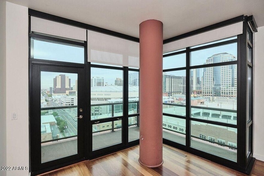 Building Photo - 310 S 4th St