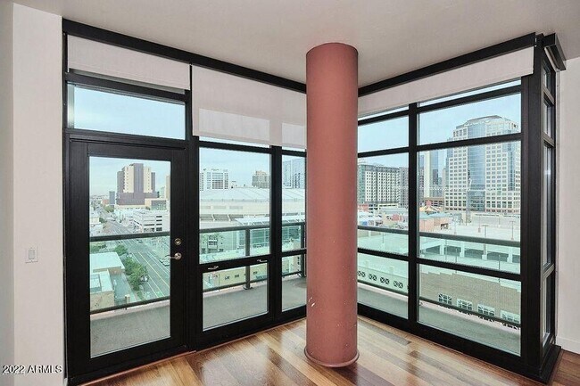 Building Photo - 310 S 4th St