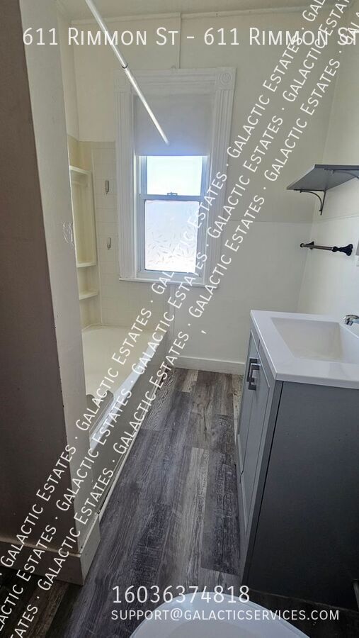 Building Photo - 611 Rimmon St