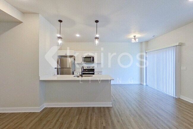 Building Photo - 6910 Bluebell Ct