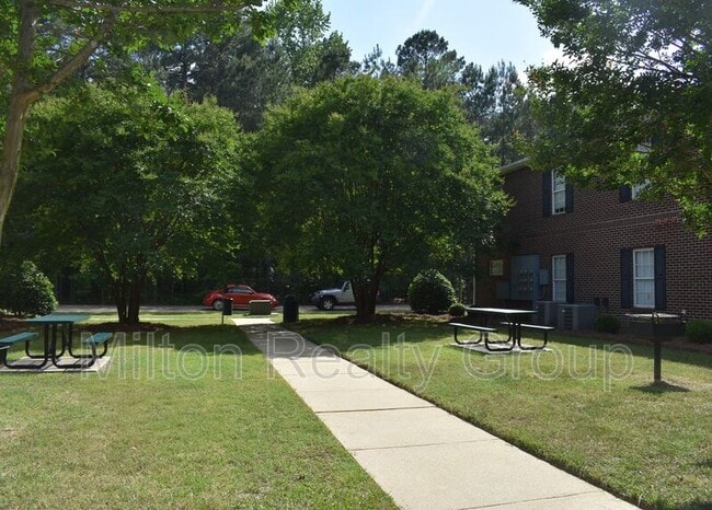 Building Photo - University Park Apartments