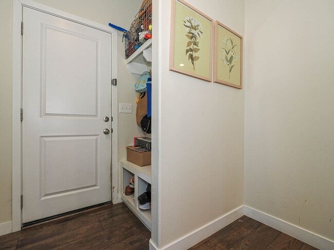 Building Photo - Beautiful House in Excellent Daybreak Location!