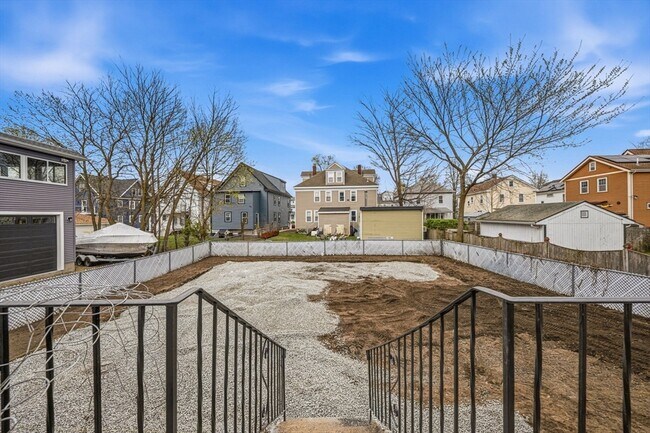 Building Photo - 9 Logan Ave