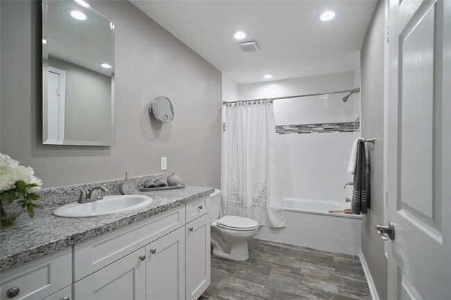 Building Photo - 3488 Balboa Cir