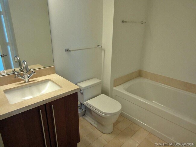 Building Photo - 1111 SW 1 AV 1715-N Miami Fl 33130