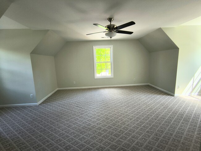 Building Photo - 5195 Old Gray Farm Ln