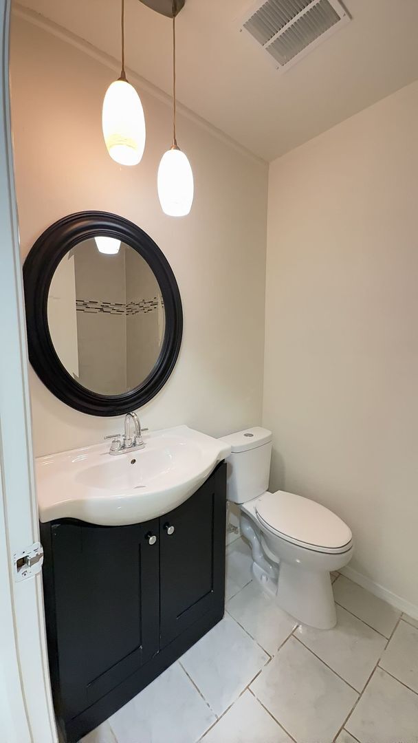 Building Photo - Welcome to your newly remodeled 3bed/2bath...