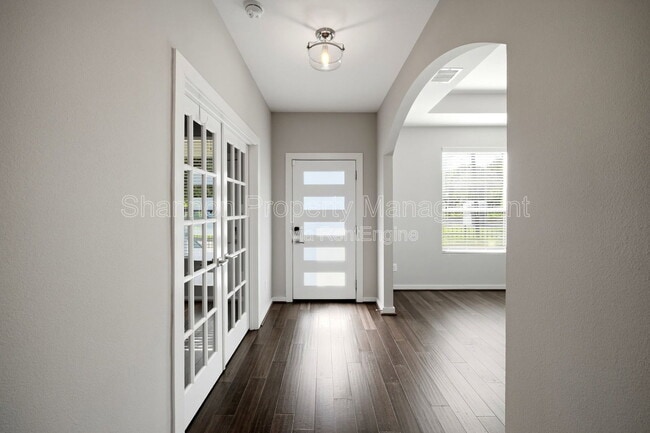 Building Photo - 605 Dumble St