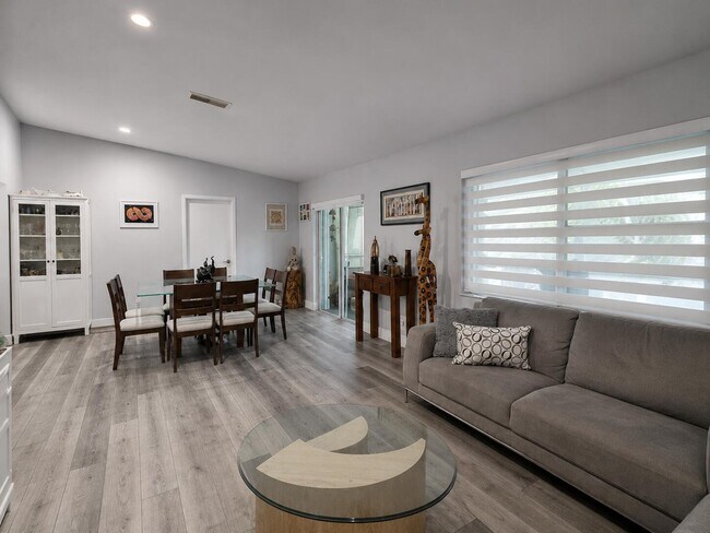 Building Photo - Northwest 2nd Court, Deerfield Beach, FL 33442 - 3 BR 2 BA house