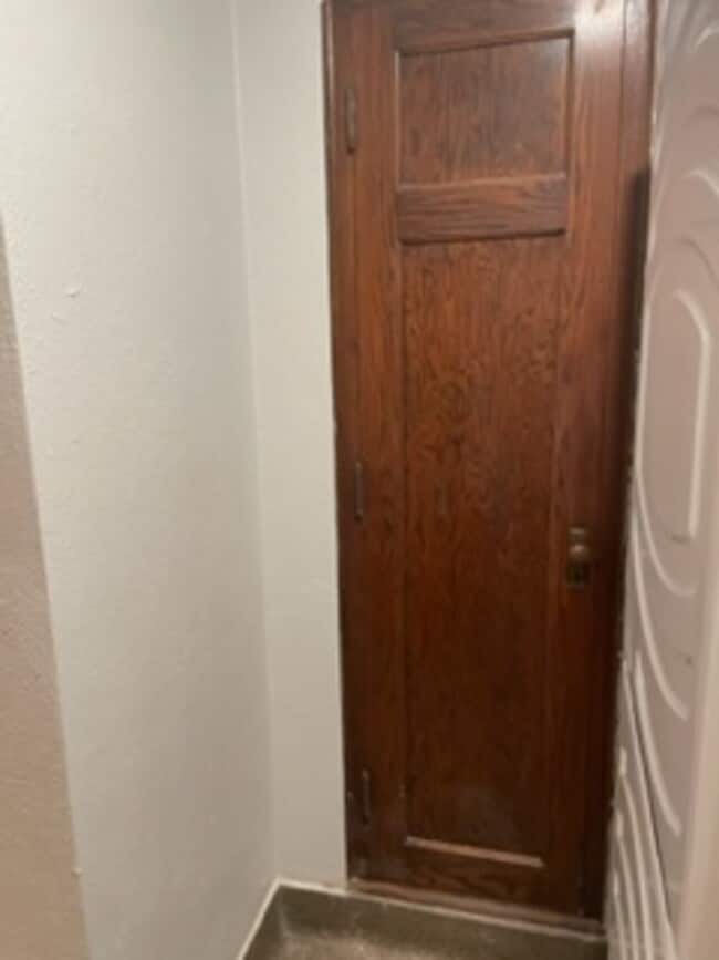 Building Photo - Central Square