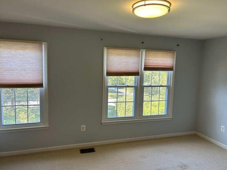Main Bedroom - 8549 Bells Ridge Ter