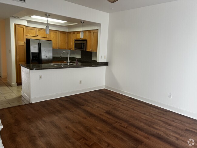 Kitchen and living area - 92-1512 Aliinui Dr