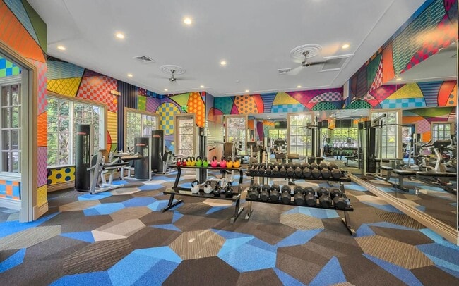 Building Photo - Bright & Beautiful 2/2 Condo in The Estate...