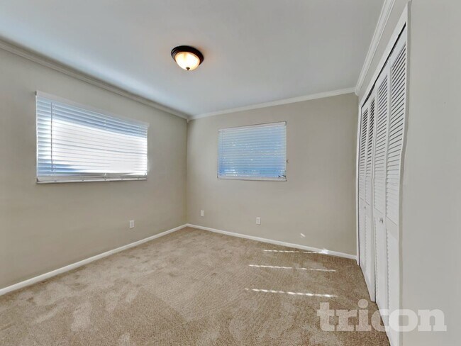 Building Photo - 2166 Timber Lane Clearwater FL