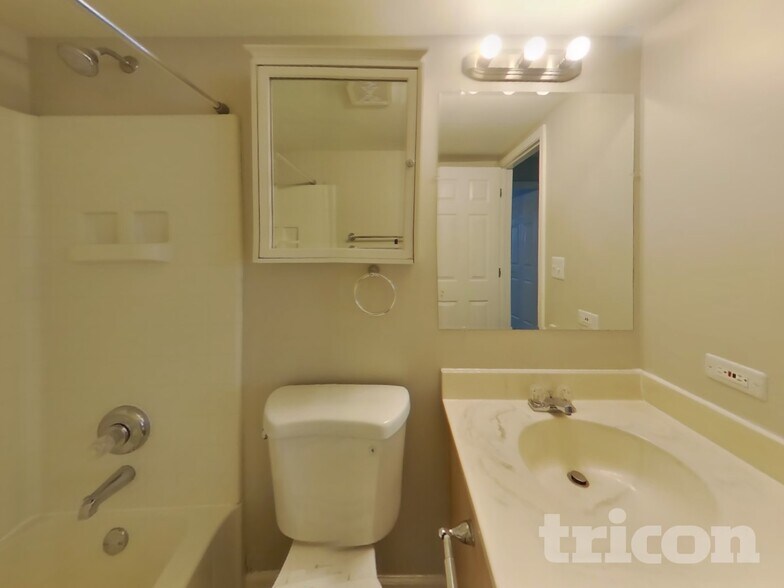 Building Photo - 436 Gloria Ln