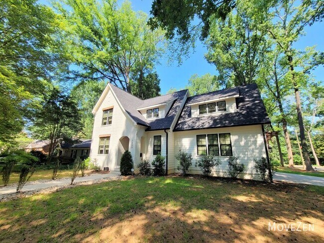 Building Photo - 1265 Pinecrest Ave
