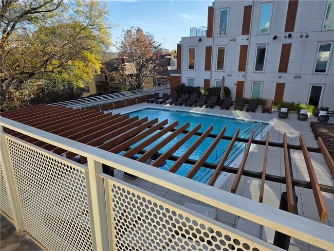 Building Photo - 775 Juniper St NE