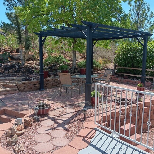 Building Photo - 55 Cinder St