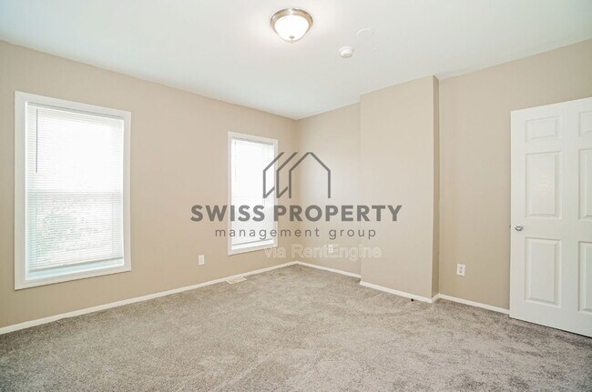 Building Photo - 392 N Garfield Ave