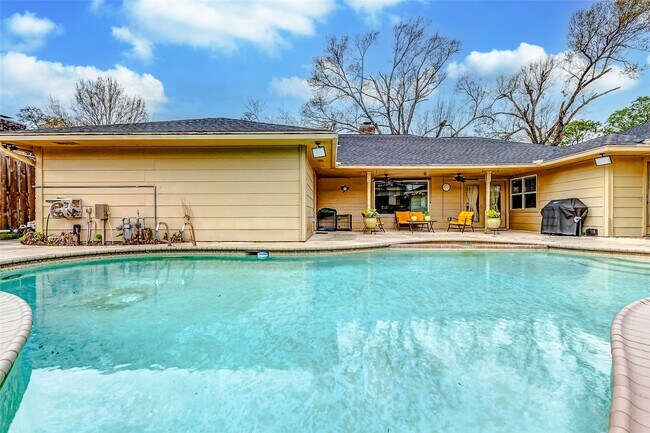 Building Photo - 3022 Triway Ln