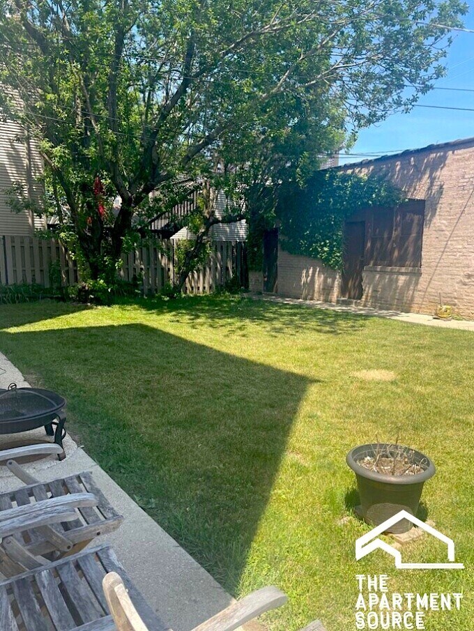 Building Photo - 2937 N Fairfield Ave