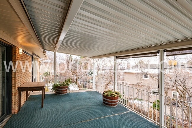 Building Photo - 3608 Eastwood Dr