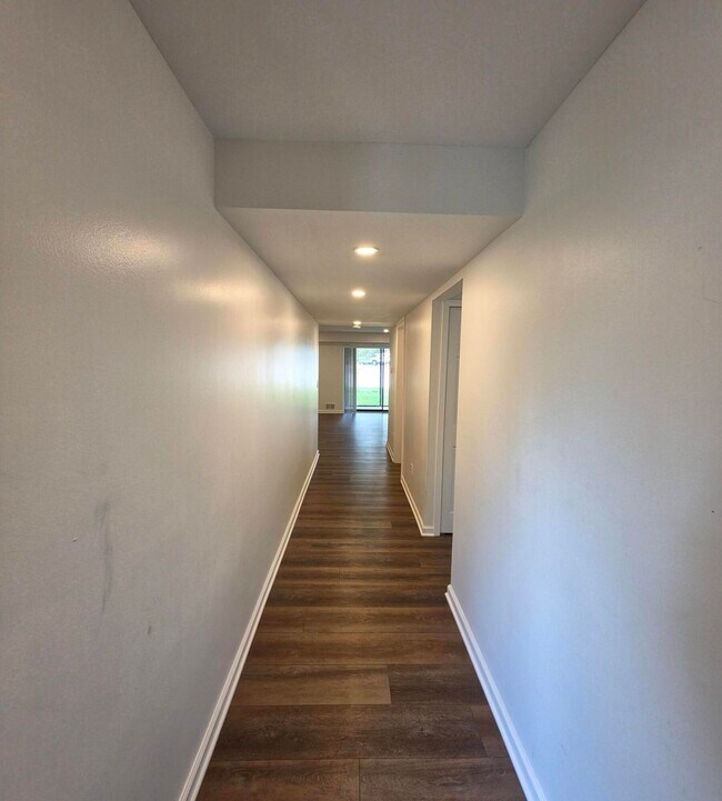 Building Photo - 18233 University Park Dr