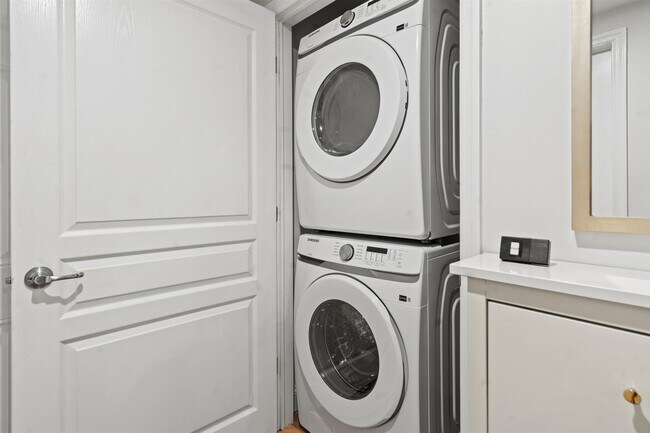 Building Photo - 4301 Park Ave