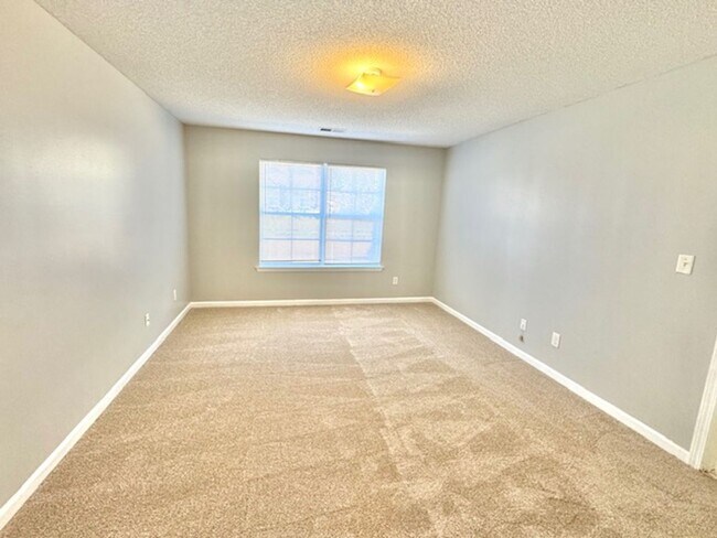 Building Photo - SterlingRidgeDr10199