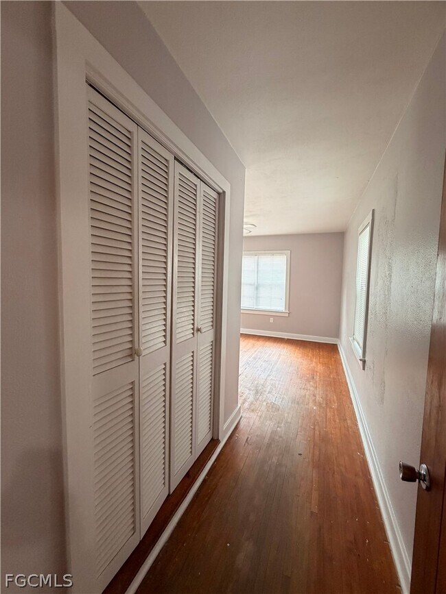 Building Photo - 2114 Dora St