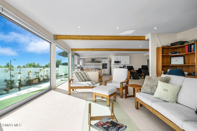 Building Photo - 3424 Shoreheights Dr