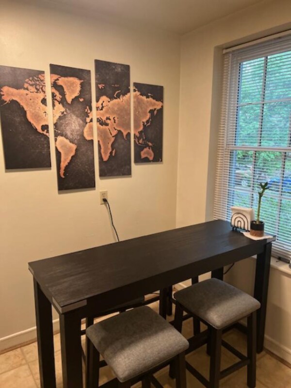 Building Photo - 426 6th St NE