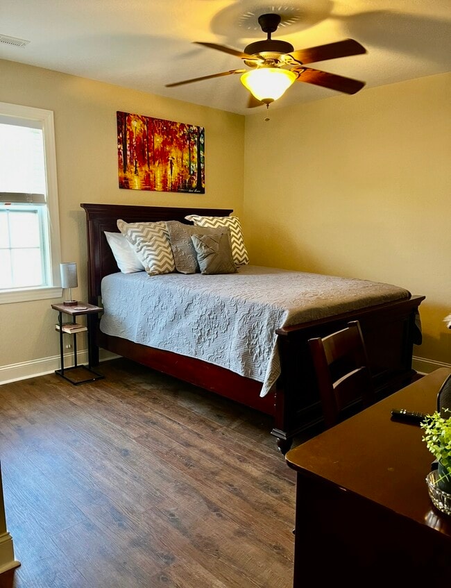 Building Photo - 1924 Leighton Dr