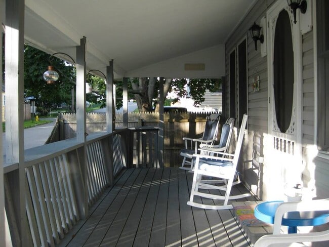 porch - 11 Hoffman St