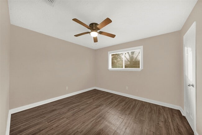 Building Photo - 14215 Barrone Dr