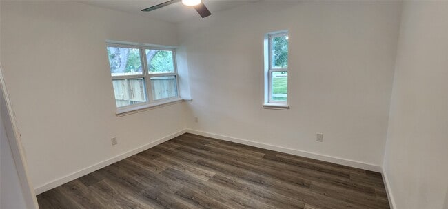 Building Photo - 1001 S Iowa St